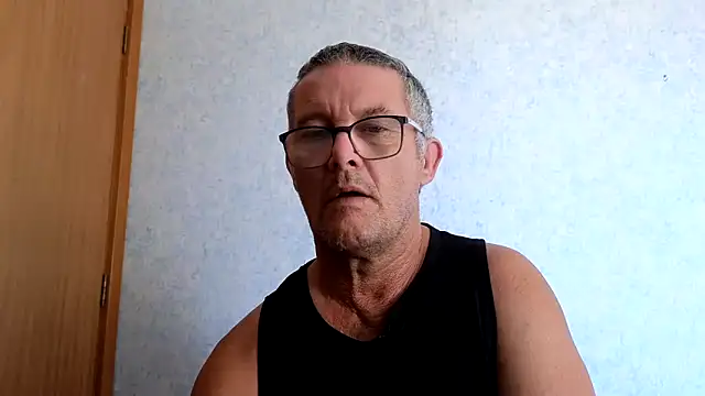 Snapshot of bigballnz chatting on 02/13/25, 04:32 bigballnz online show from 02/13/25, 04:32
