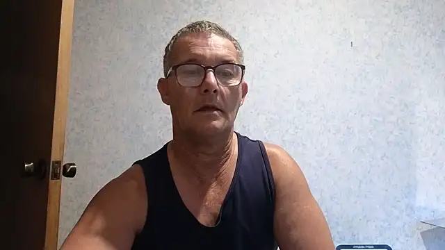 Snapshot of bigballnz chatting on 02/17/25, 06:59 bigballnz online show from 02/17/25, 06:59