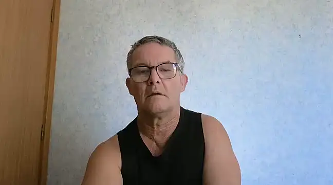 Snapshot of bigballnz chatting on 02/22/25, 04:29 bigballnz online show from 02/22/25, 04:29