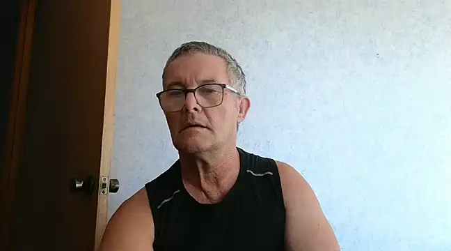 Snapshot of bigballnz chatting on 02/23/25, 06:17 bigballnz online show from 02/23/25, 06:17