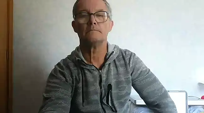 Snapshot of bigballnz chatting on 02/25/25, 07:47 bigballnz online show from 02/25/25, 07:47