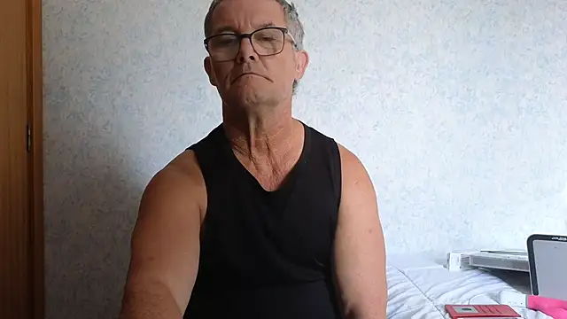 Snapshot of bigballnz chatting on 02/28/25, 02:31 bigballnz online show from 02/28/25, 02:31