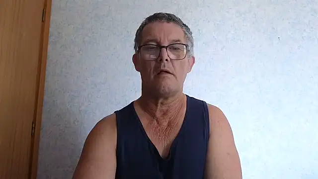 Snapshot of bigballnz chatting on 03/12/25, 12:20 bigballnz online show from 03/12/25, 12:20