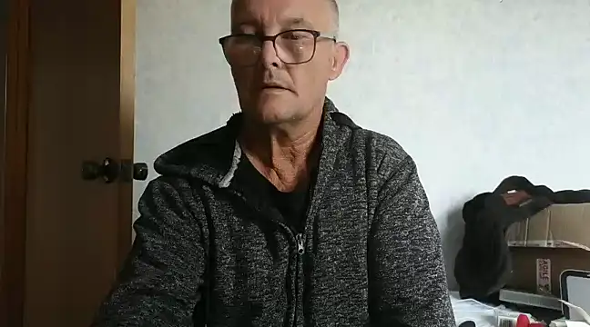 Snapshot of bigballnz chatting on 03/18/25, 03:20 bigballnz online show from 03/18/25, 03:20