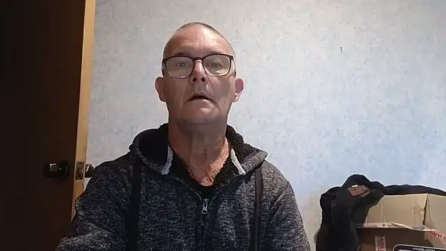 Snapshot of bigballnz chatting on 03/20/25, 06:42 bigballnz online show from 03/20/25, 06:42