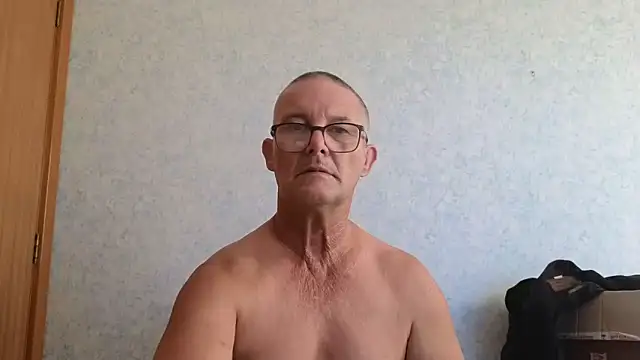 Snapshot of bigballnz chatting on 03/21/25, 06:05 bigballnz online show from 03/21/25, 06:05