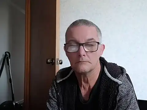 Snapshot of bigballnz chatting on 10/02/25, 07:32 bigballnz online show from 10/02/25, 07:32