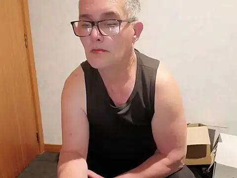 Snapshot of bigballnz chatting on 10/08/25, 07:39 bigballnz online show from 10/08/25, 07:39