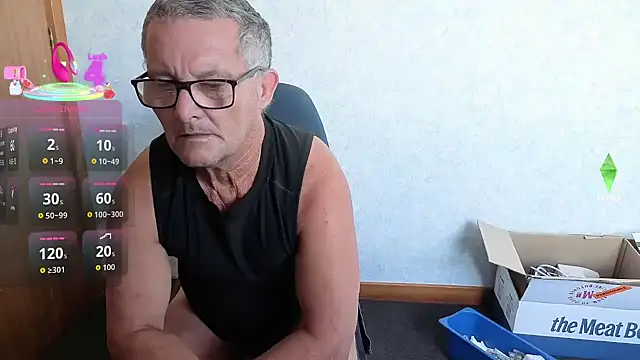 Snapshot of bigballnz chatting on 01/13/26, 10:37 bigballnz online show from 01/13/26, 10:37