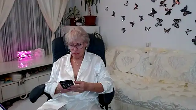 Ghertrude52 online show from 09/18/25, 03:08