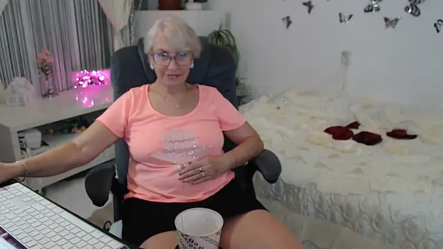 Ghertrude52 online show from 09/26/25, 04:05