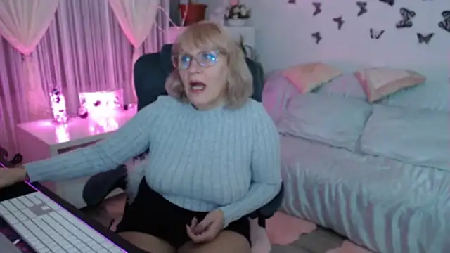 Ghertrude52 online show from 11/16/25, 04:07