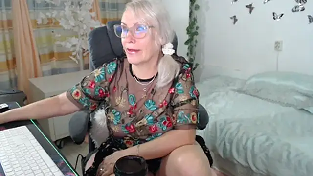 Ghertrude52 online show from 06/15/26, 04:36