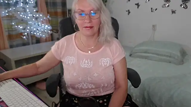 Ghertrude52 online show from 06/19/26, 04:17