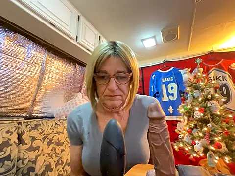 MichaelaGurl online show from 12/04/24, 06:33