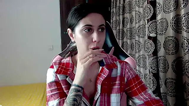 RoseDiamond06 online show from 12/13/24, 03:32