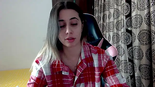 RoseDiamond06 online show from 12/14/24, 08:29