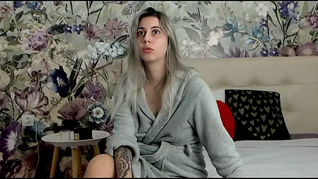 RoseDiamond06 online show from 12/20/24, 08:49