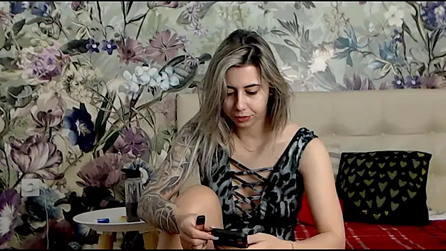 RoseDiamond06 online show from 01/13/25, 05:55