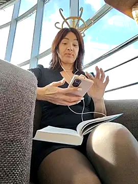 EvaXOAir online show from 09/30/25, 03:44