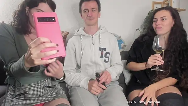 Snapshot of Foxy_c chatting on 09/24/25, 07:17 Foxy c online show from 09/24/25, 07:17