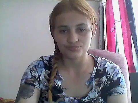 Snapshot of Mia_davis01 chatting on 12/15/24, 02:16 Mia davis01 online show from 12/15/24, 02:16