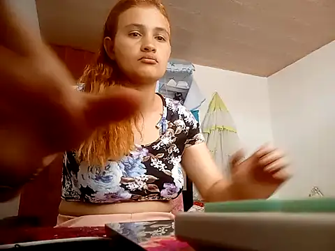 Snapshot of Mia_davis01 chatting on 12/18/24, 05:00 Mia davis01 online show from 12/18/24, 05:00