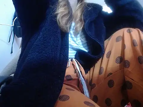 Mia davis01 online show from 09/20/25, 07:04