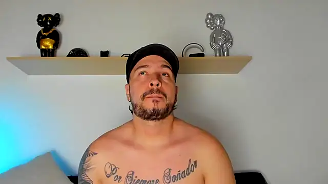 camilo restrepo21 online show from 12/13/24, 12:42