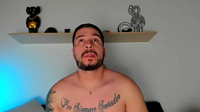 camilo restrepo21 online show from 12/18/24, 01:05