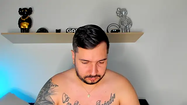 camilo restrepo21 online show from 12/20/24, 12:19