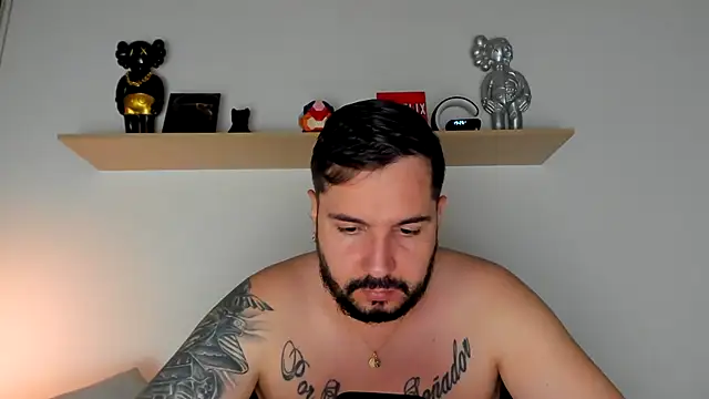 camilo restrepo21 online show from 01/04/25, 12:27