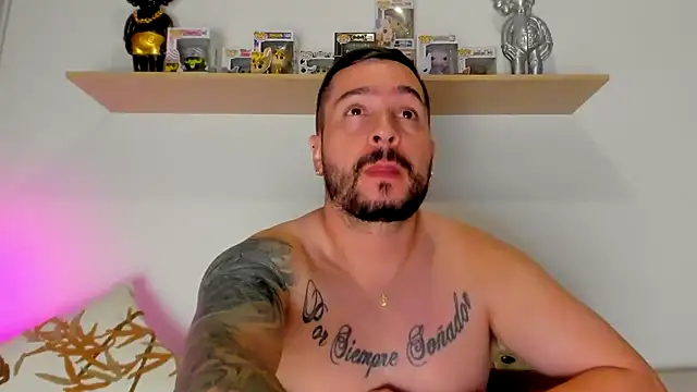 Snapshot of camilo_restrepo21 chatting on 11/06/25, 02:01 camilo restrepo21 online show from 11/06/25, 02:01