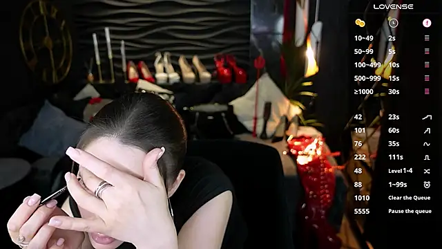Snapshot of MistressDarsy chatting on 06/01/26, 06:37 MistressDarsy online show from 06/01/26, 06:37
