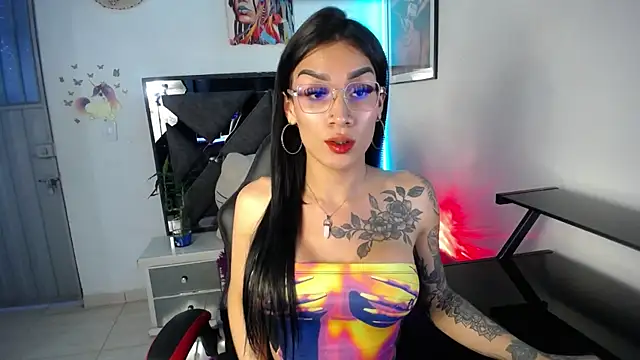 Snapshot of Salo_hot04 chatting on 11/05/25, 10:54 Salo hot04 online show from 11/05/25, 10:54