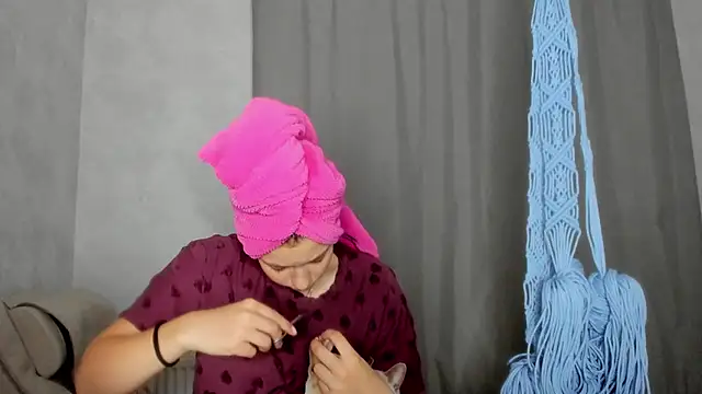 why again me online show from 05/13/26, 07:22