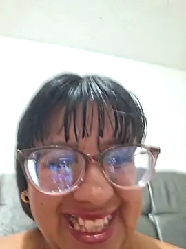 Snapshot of ZaidaWet chatting on 03/18/26, 12:19 ZaidaWet online show from 03/18/26, 12:19