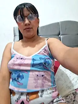 Snapshot of ZaidaWet chatting on 04/30/26, 12:00 ZaidaWet online show from 04/30/26, 12:00