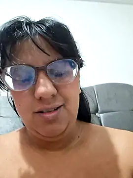 Snapshot of ZaidaWet chatting on 06/05/26, 12:11 ZaidaWet online show from 06/05/26, 12:11