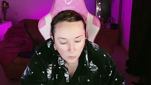 kisicaxx online show from 01/10/25, 05:56