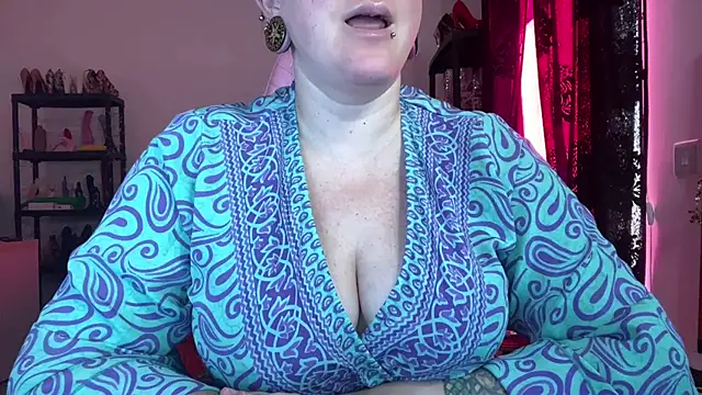 kisicaxx online show from 07/08/26, 07:35