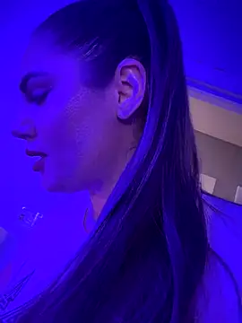 lovely beast online show from 11/18/25, 05:28