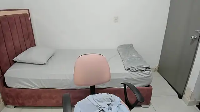 Snapshot of nicoledavis chatting on 10/23/25, 05:07 nicoledavis online show from 10/23/25, 05:07