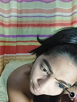 Snapshot of missmelissa_ chatting on 10/31/25, 12:33 missmelissa online show from 10/31/25, 12:33