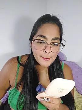 Snapshot of missmelissa_ chatting on 02/05/26, 12:10 missmelissa online show from 02/05/26, 12:10