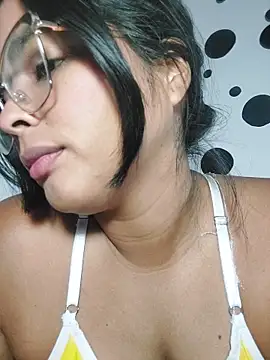 Snapshot of missmelissa_ chatting on 04/19/26, 02:11 missmelissa online show from 04/19/26, 02:11