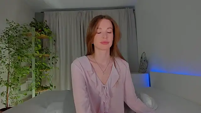 Snapshot of Masha_01 chatting on 09/29/25, 02:22 Masha 01 online show from 09/29/25, 02:22