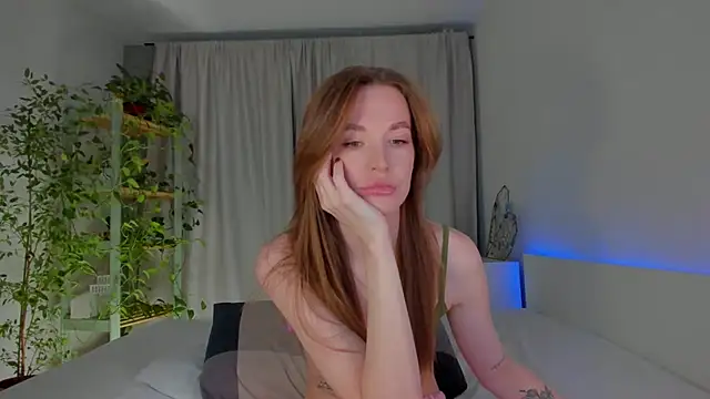 Snapshot of Masha_01 chatting on 10/14/25, 12:17 Masha 01 online show from 10/14/25, 12:17