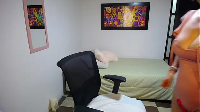 Sofi 5249  online show from 11/08/25, 03:07