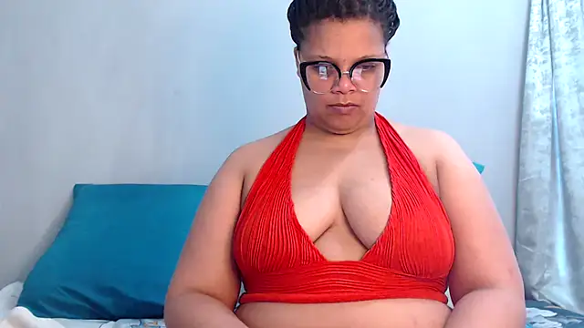 Snapshot of Lustfuleyez chatting on 11/19/25, 06:46 Lustfuleyez online show from 11/19/25, 06:46